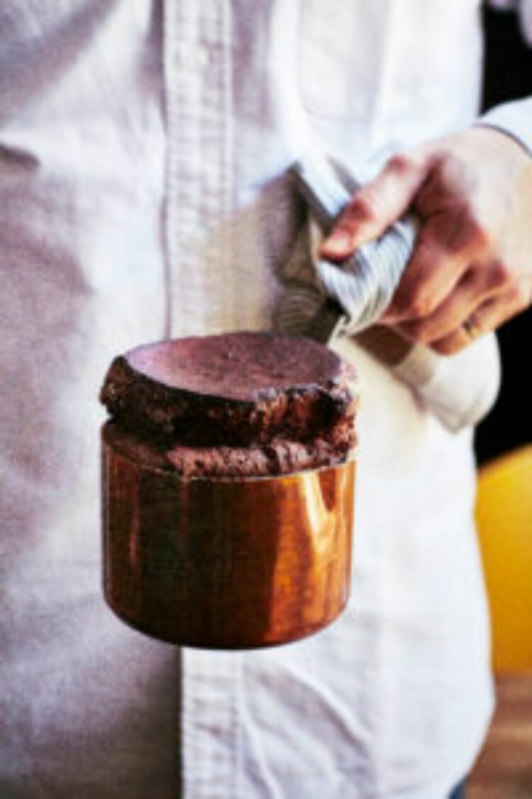 Soufflé au chocolat et à l'armagnac