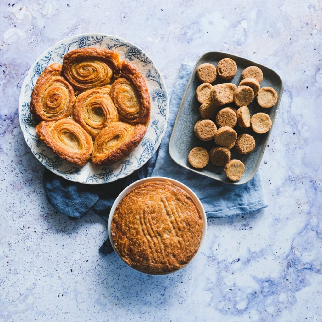 Spécialités bretonnes sucrées : kouign amann, gâteau breton et palets bretons