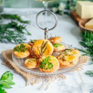 Sablés au parmesan et aux herbes