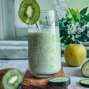 Smoothie concombre, kiwi et pomme