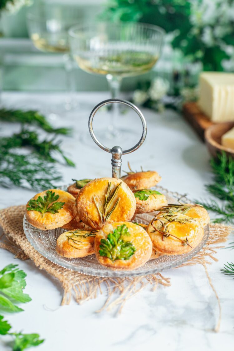 Sablés au parmesan et aux herbes