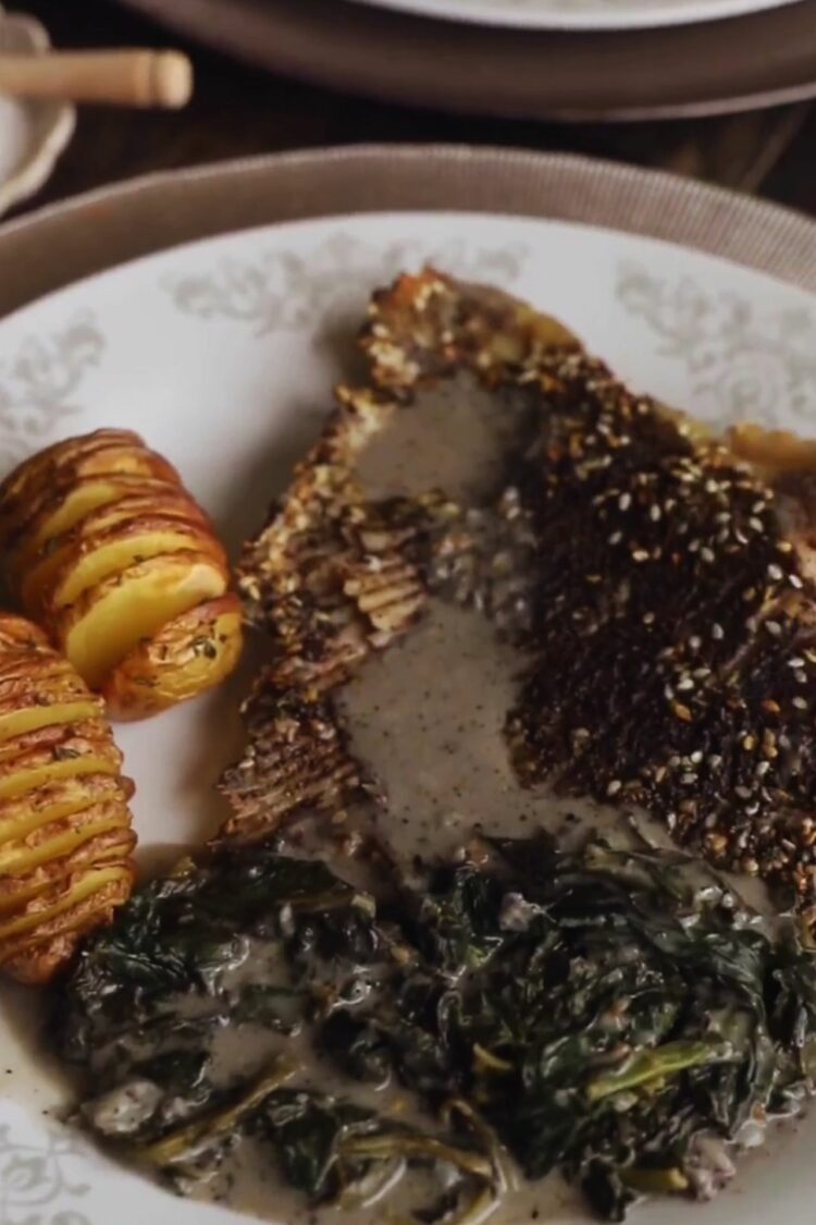 Ailes de raie et pommes de terre hasselback façon Ottolenghi