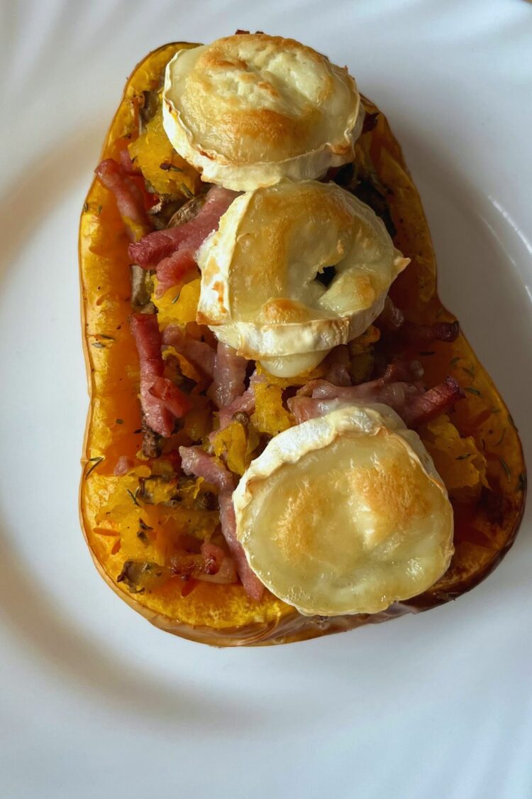 Butternut farcie au chèvre, lardons et champignons de Mathilde