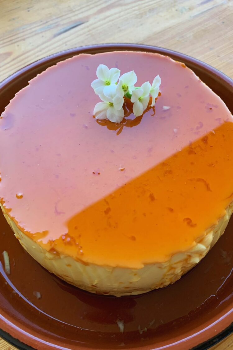 Crème caramel renversée