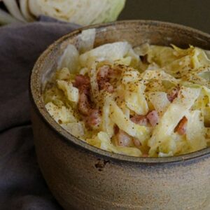 Fricassée de chou aux lardons et à la crème