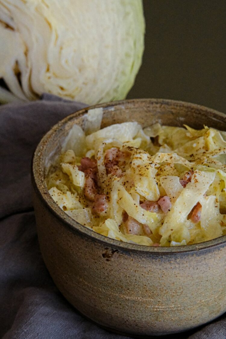 Fricassée de chou aux lardons et à la crème