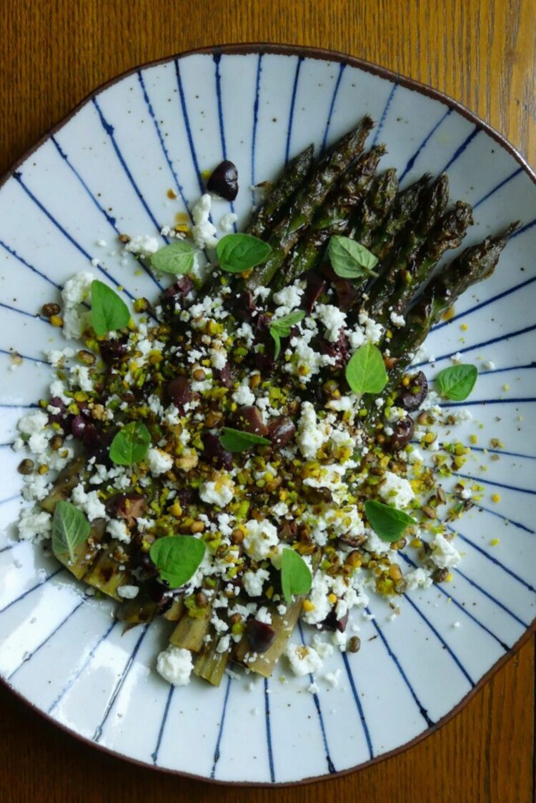Asperges vertes grillées à la méditerranéenne