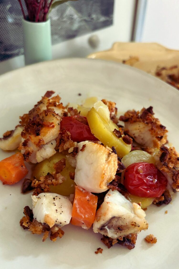 Lotte au four, légumes et croûte de pain à l'ail de Julie