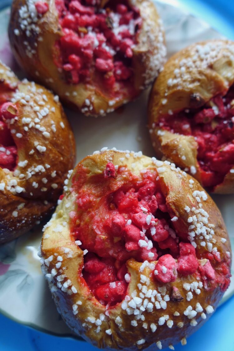 Brioche aux pralines roses comme à Saint-Genix