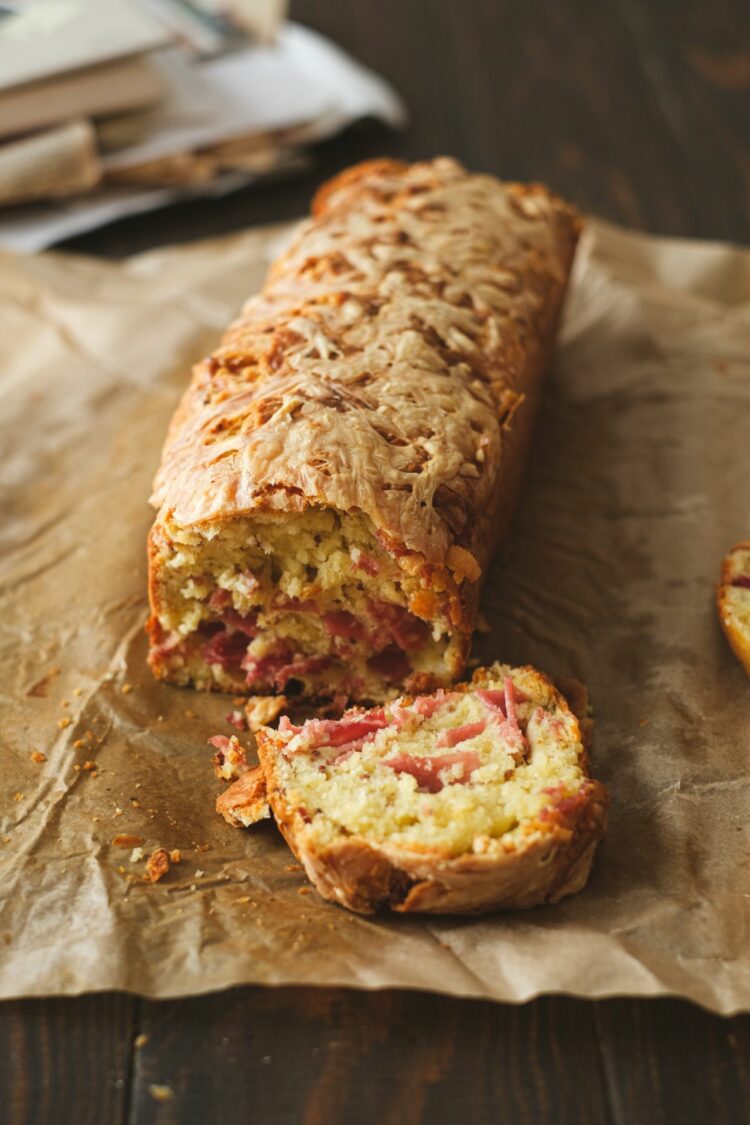 Cake au gruyère et au jambon de grand-mère