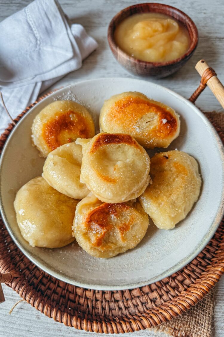 Dampfnudels, petits pains cuits à la vapeur