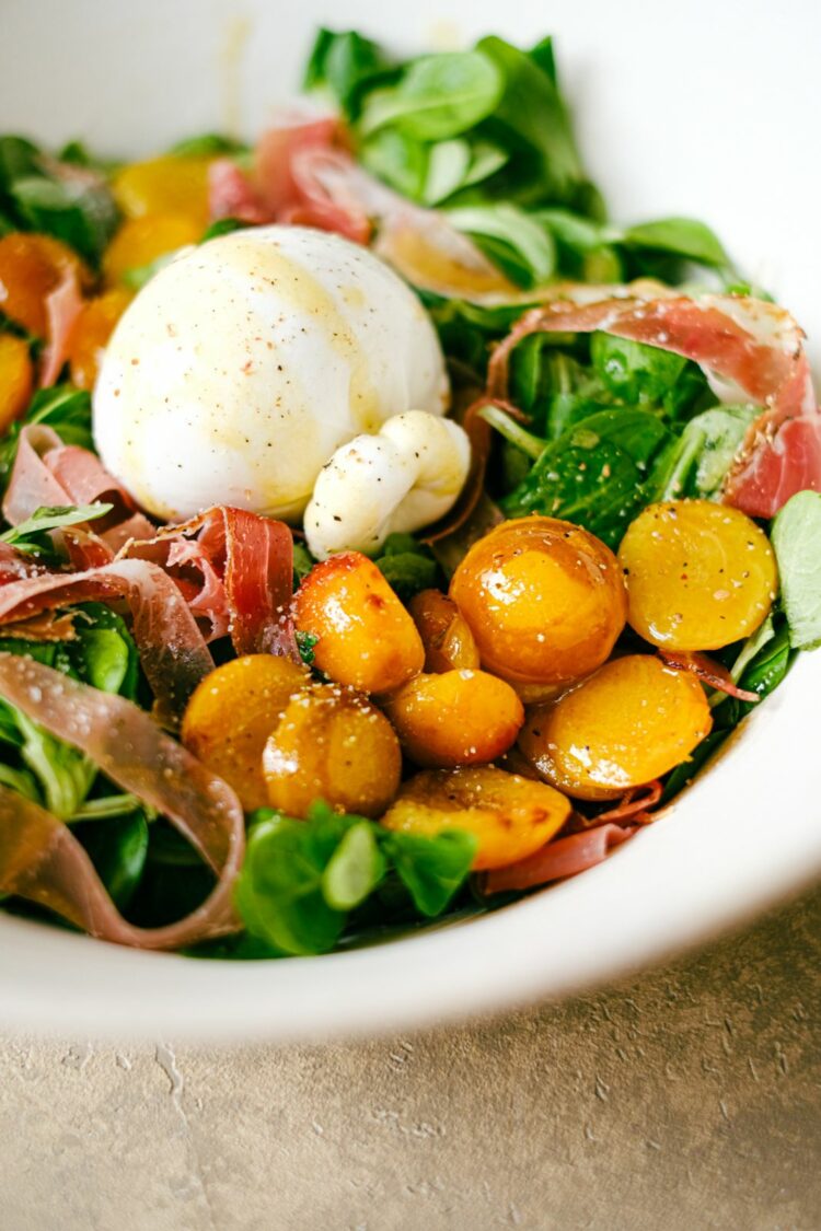 Salade de mirabelles rôties et mâche