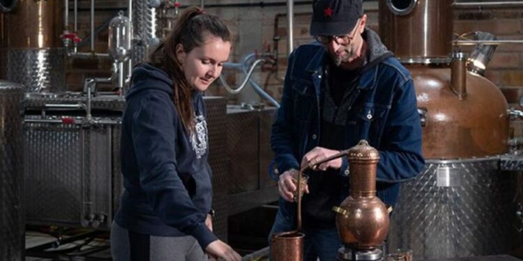 Distillateur, un métier tout feu tout flamme