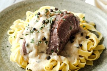 Pavé de biche sauce au poivre