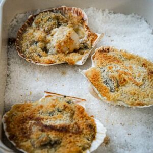 Coquilles Saint-Jacques gratinées au four