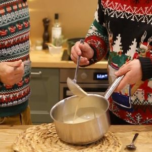 Comment faire la parfaite sauce bouillon de volaille, crème fraîche ?