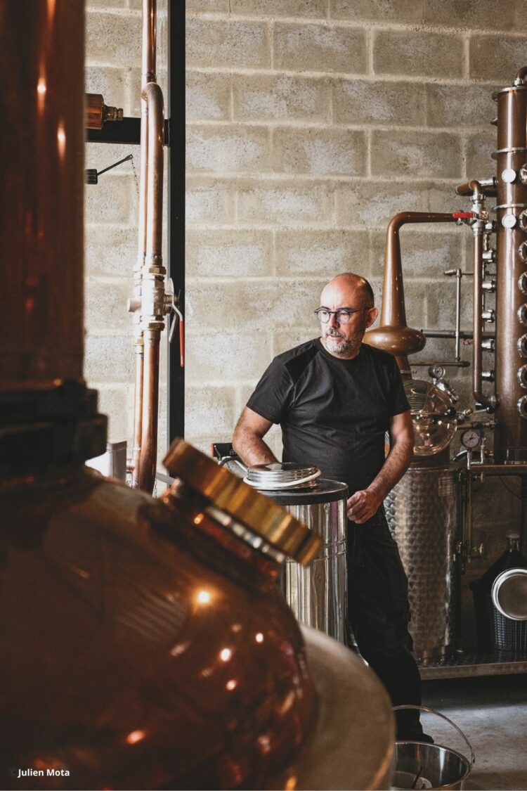 Bouilleur de cru, un métier de tradition qui révèle le goût du fruit