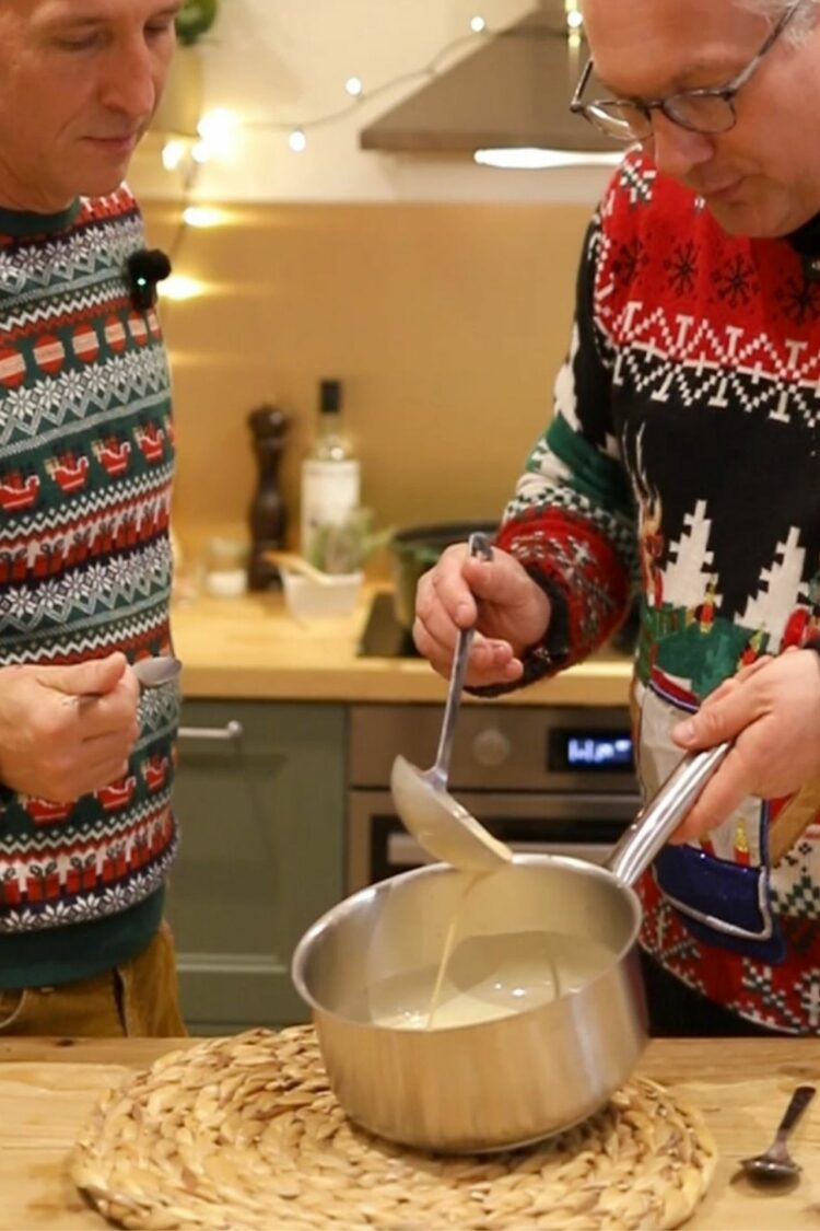 Comment faire la parfaite sauce bouillon de volaille, crème fraîche ?