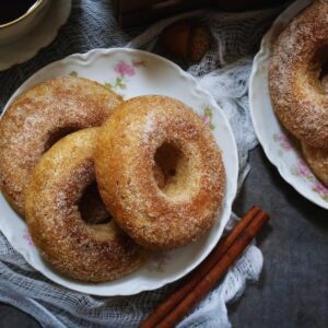 Beignets aux pommes et à la cannelle