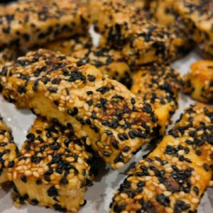 Wagashi doré au sésame et au soja