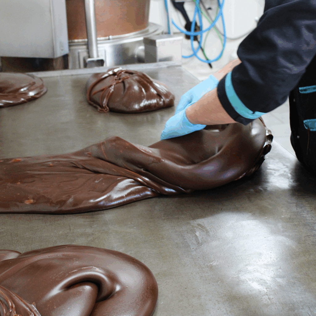 Transformation de lait en caramel à la ferme des Cara-Meuh