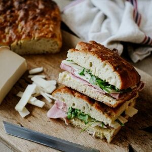 Focaccia sandwich à l'Ossau-Iraty et jambon