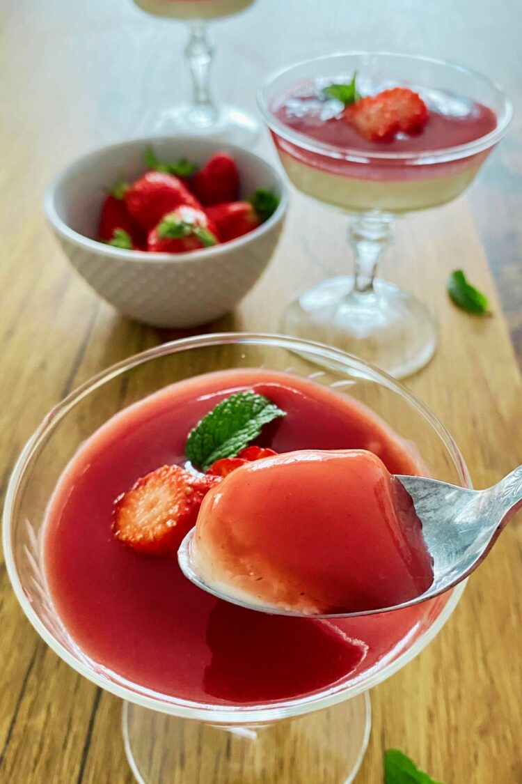 Panna cotta vanille et fraises