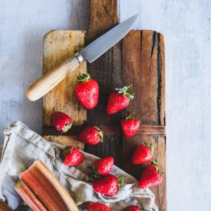 Ne jetez plus vos queues de fraises, voici comment les utiliser ! Nos astuces anti-gaspi