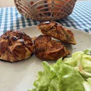 Petits feuilletés au poulet et légumes rôtis de Julie