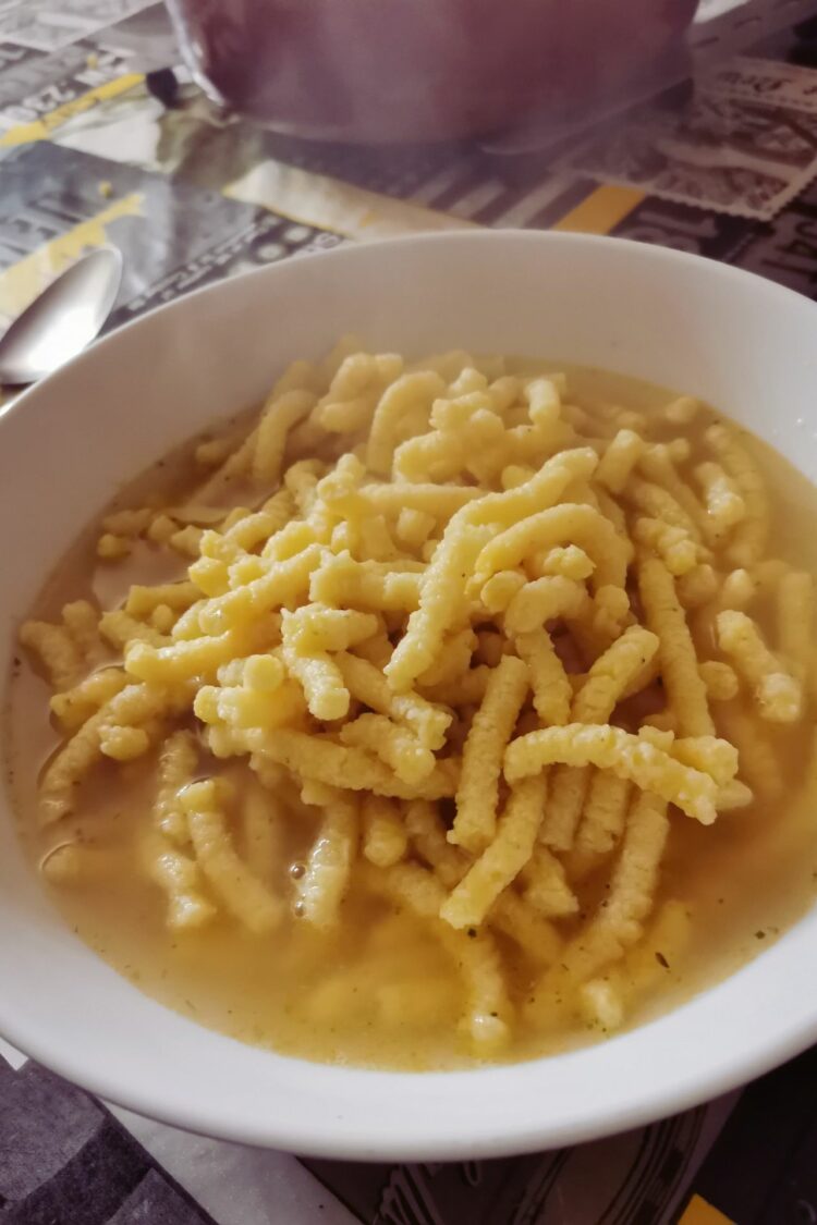Passatelli au bouillon, une recette traditionnelle italienne qui réchauffe les coeurs