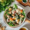 Salade lyonnaise, une recette de terroir