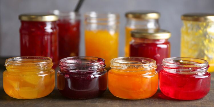 Confiture, gelée ou marmelade : voici les différences entre ces trois douceurs fruitées. Et vous quelle est votre préférée ? 🤩