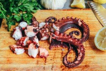 Poulpe au barbecue : les astuces pour le rendre tendre et grillé