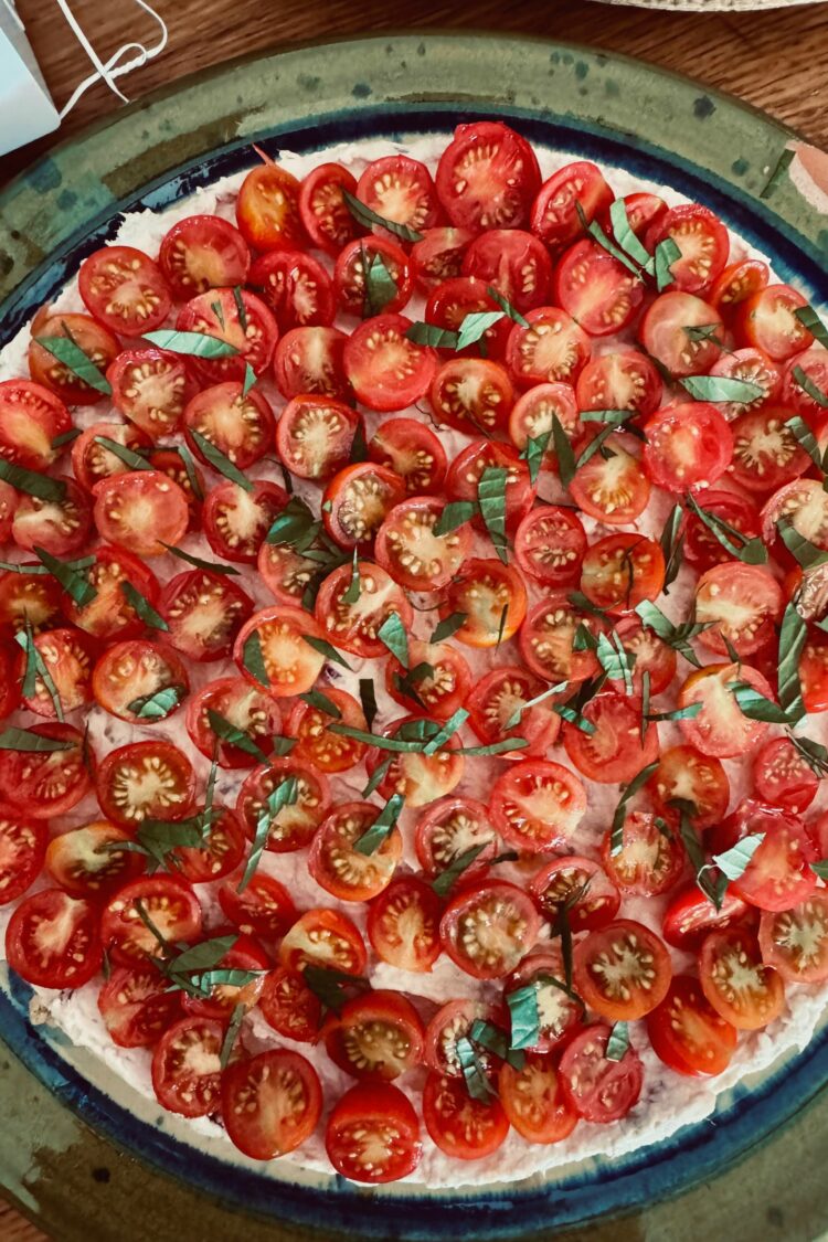 Cheesecake salé sans cuisson aux tomates cerises